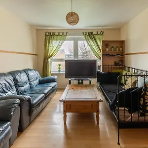Edinburgh City Centre Aishia/Sakina Apartment Apartamento
